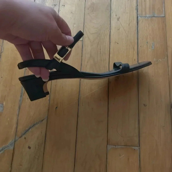 Amalfi leather minimalist sandals - Picture 2 of 5